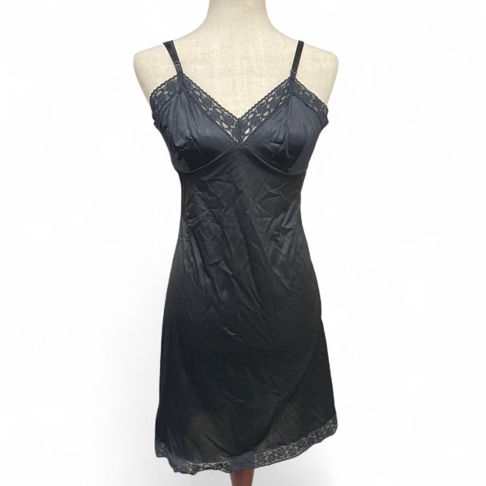 Vtg Vanity Fair Black Lace Trim Slip Dress size 34 | goth‎ witchy romantic